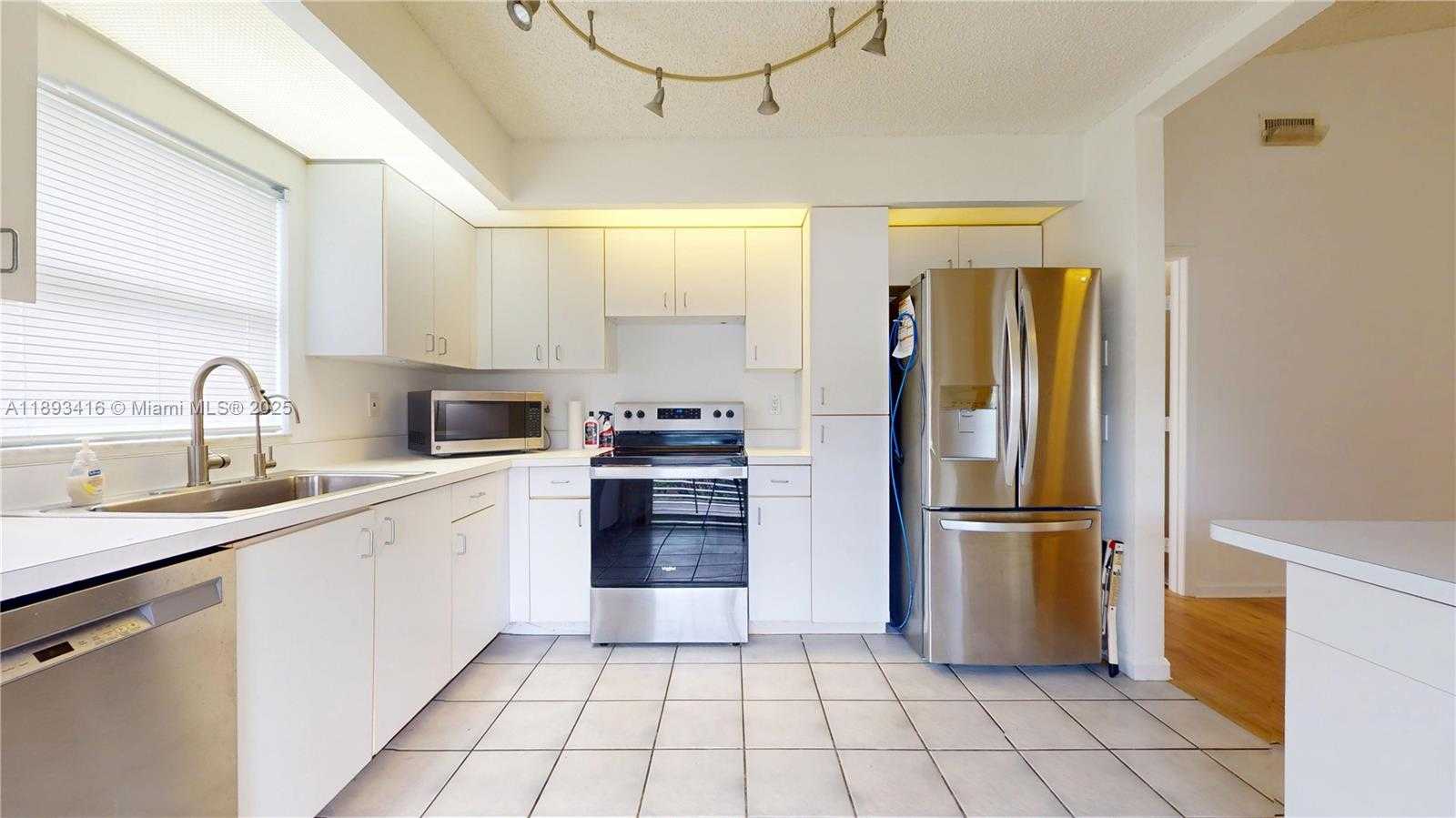 Small Image of 480 SOUTH EAST 21ST LN, Homestead Number 9