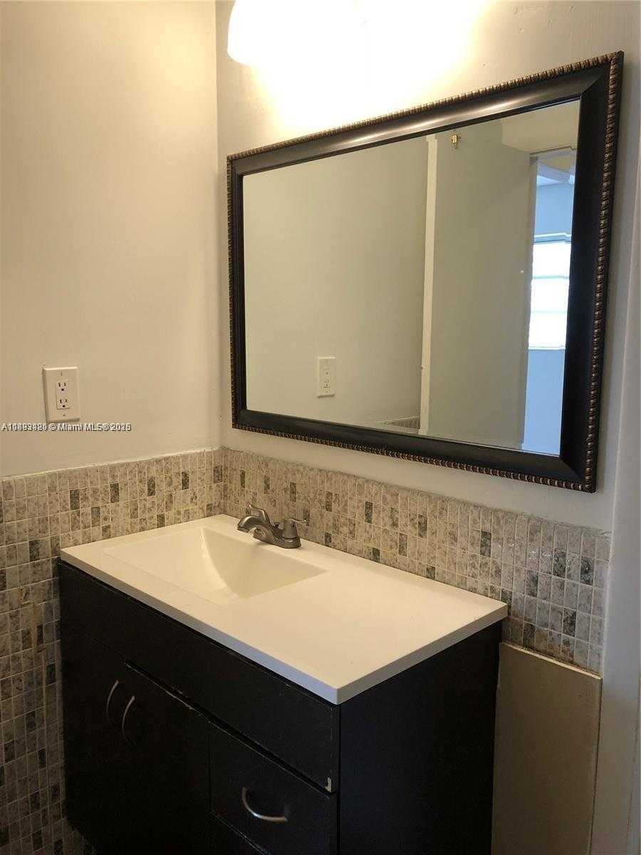 Small Image of 3309 ACAPULCO DR, Miramar Number 11