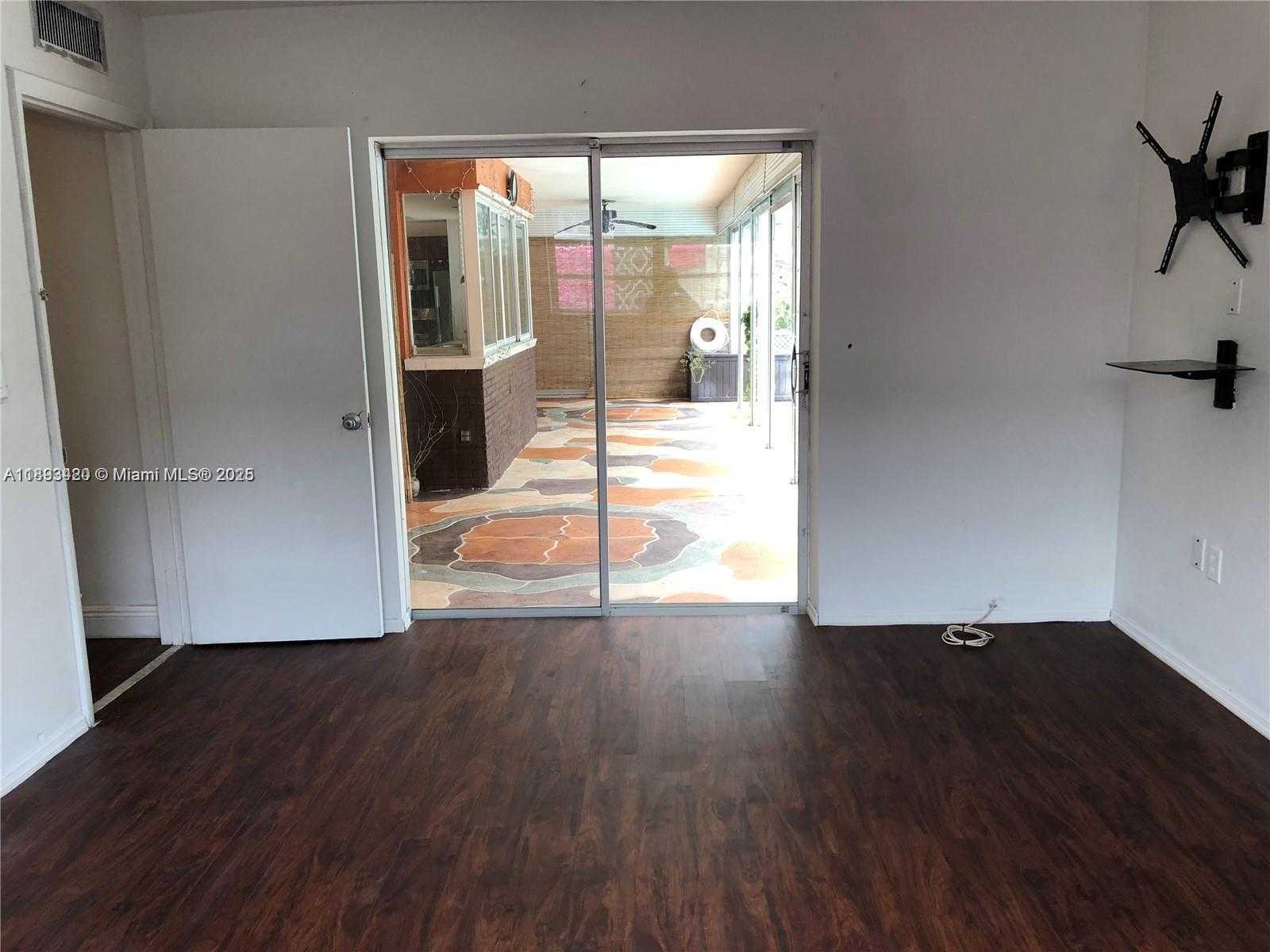 Small Image of 3309 ACAPULCO DR, Miramar Number 16