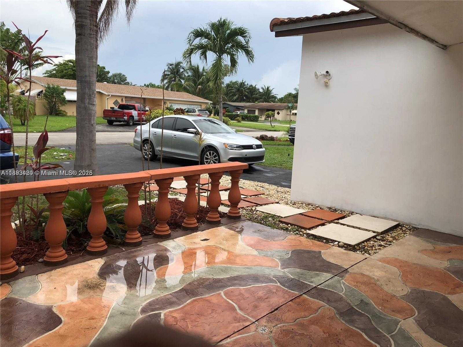 Small Image of 3309 ACAPULCO DR, Miramar Number 25