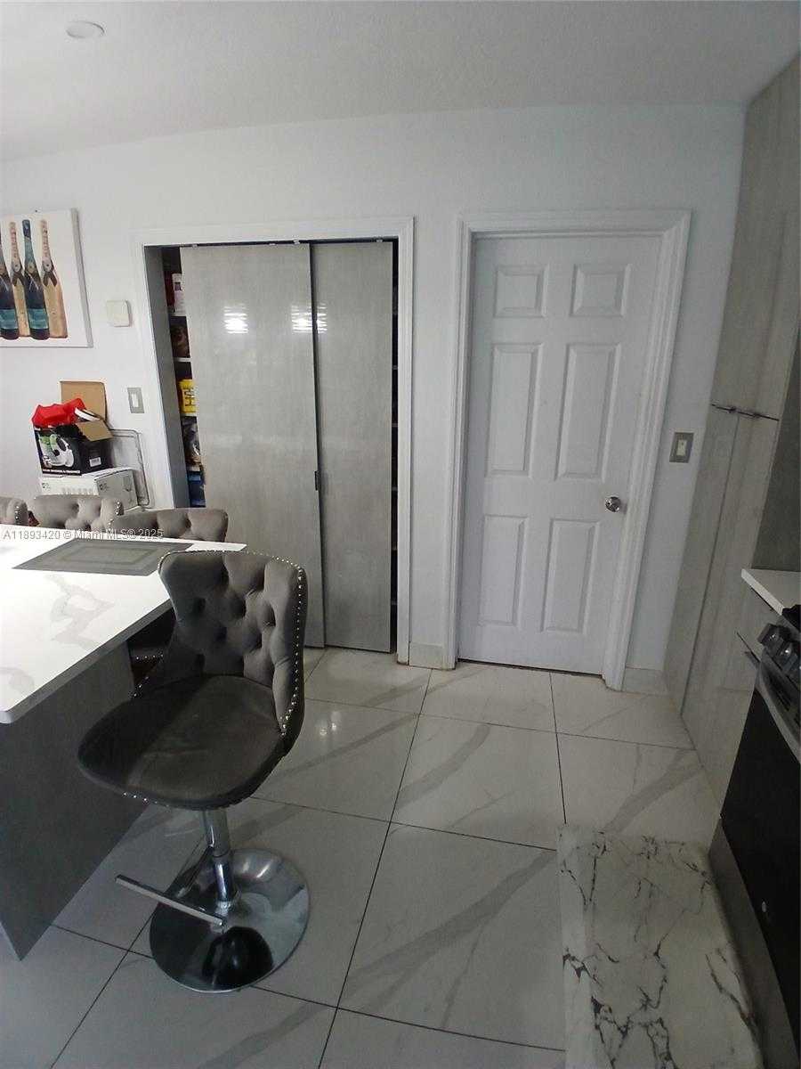 Small Image of 3309 ACAPULCO DR, Miramar Number 4