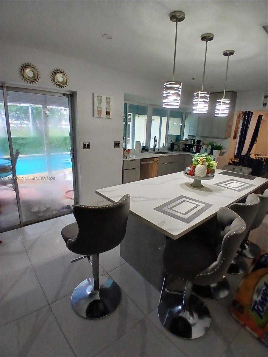 Small Image of 3309 ACAPULCO DR, Miramar Number 6