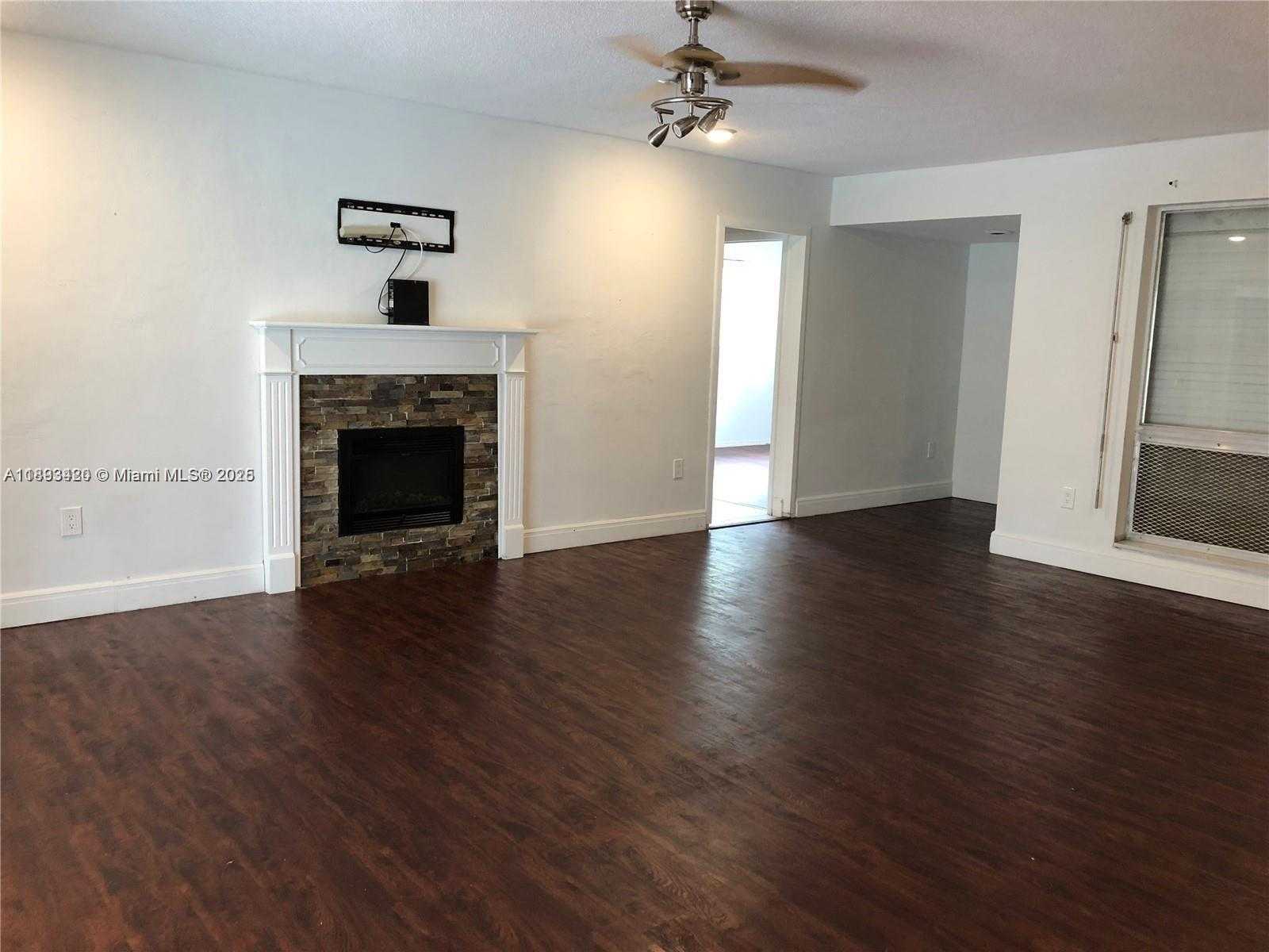 Small Image of 3309 ACAPULCO DR, Miramar Number 7