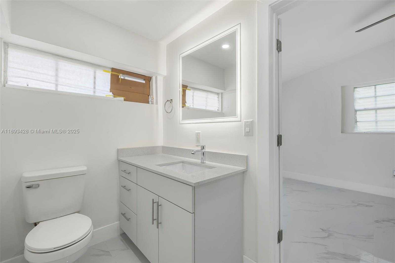 Small Image of 19611 NORTH WEST 4TH AVE, Miami Gardens Number 14