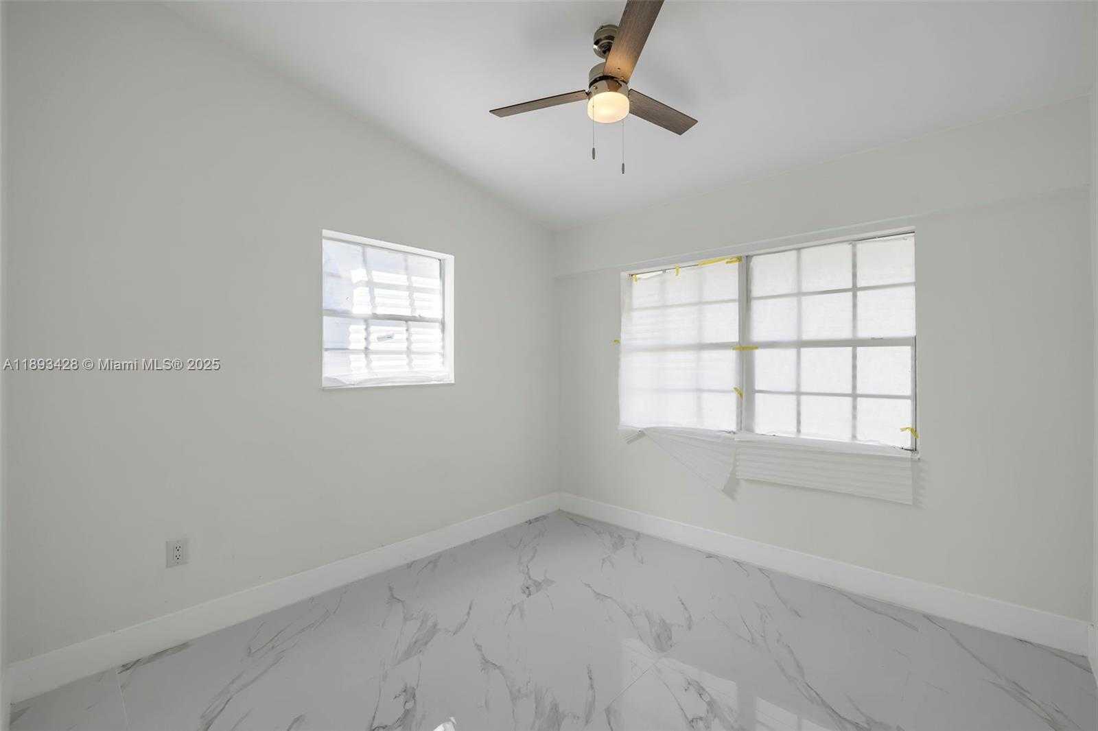Small Image of 19611 NORTH WEST 4TH AVE, Miami Gardens Number 16