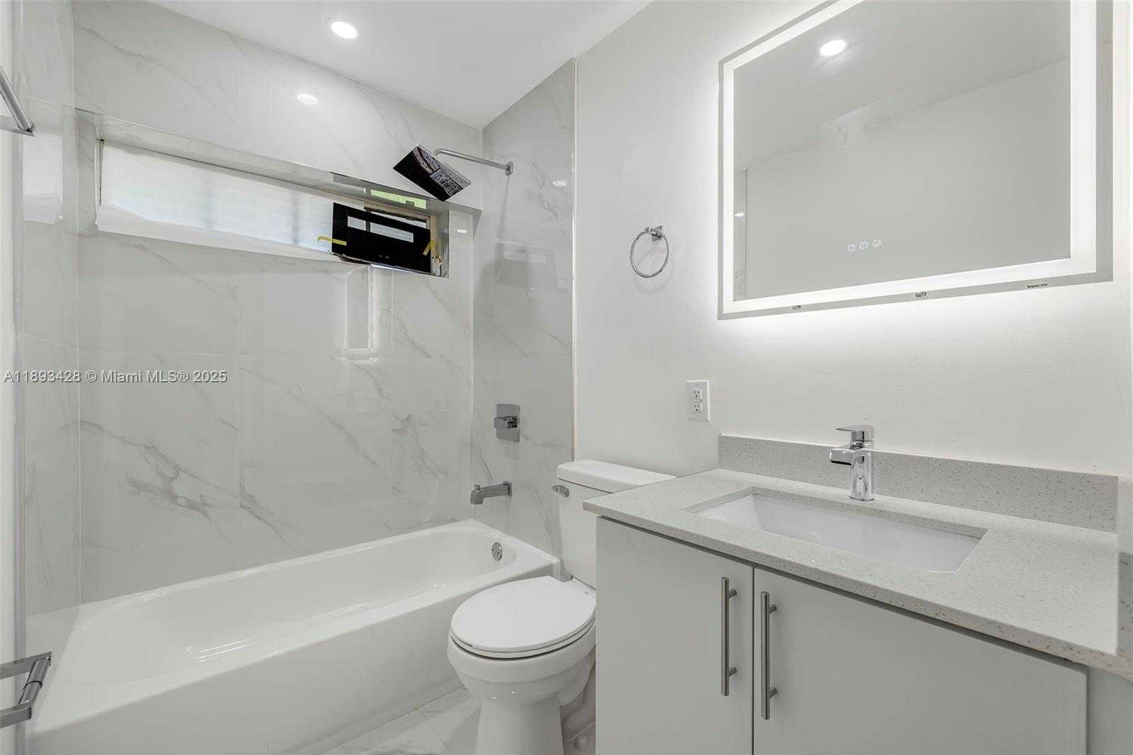 Small Image of 19611 NORTH WEST 4TH AVE, Miami Gardens Number 18
