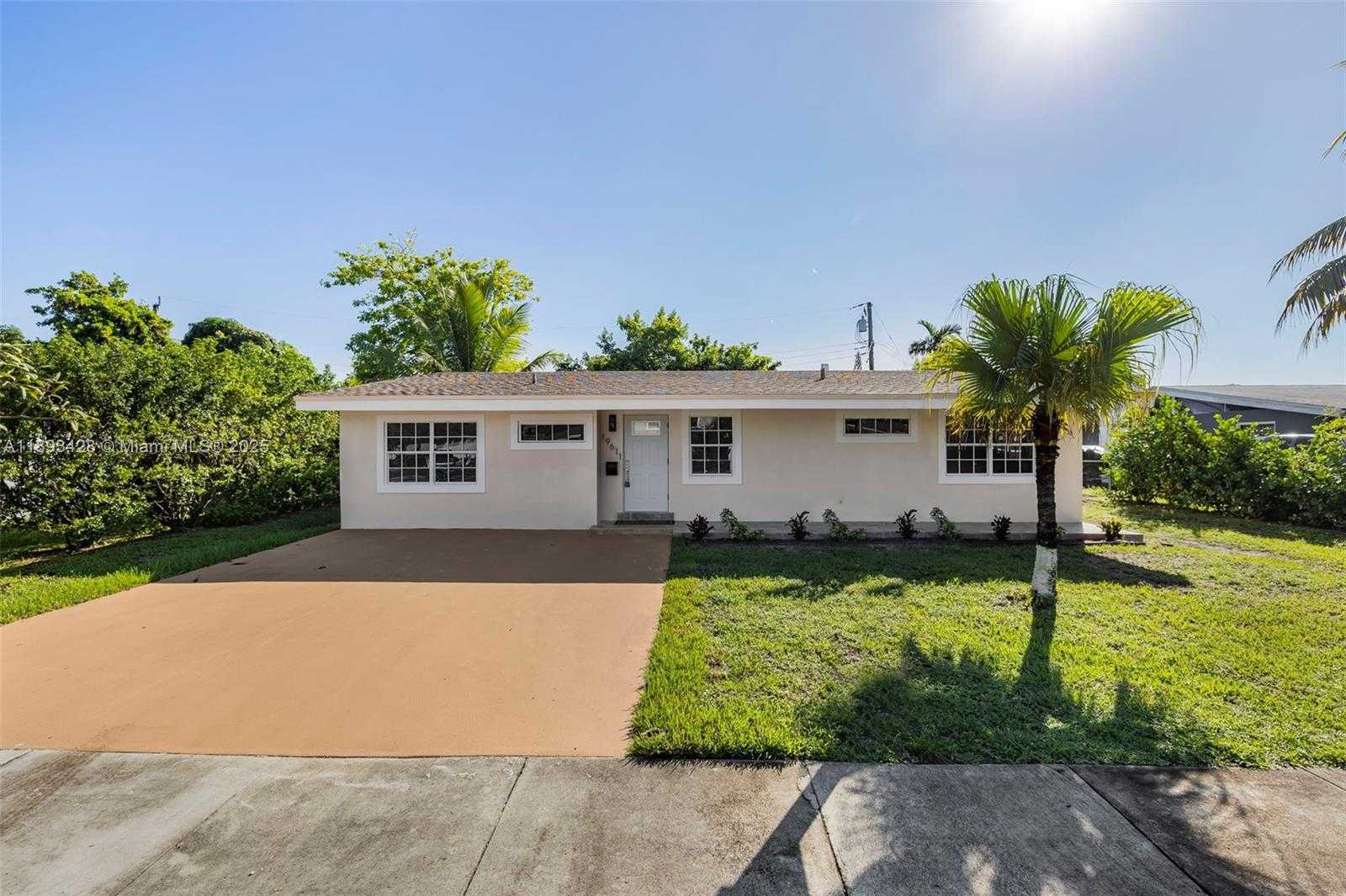 Small Image of 19611 NORTH WEST 4TH AVE, Miami Gardens Number 21