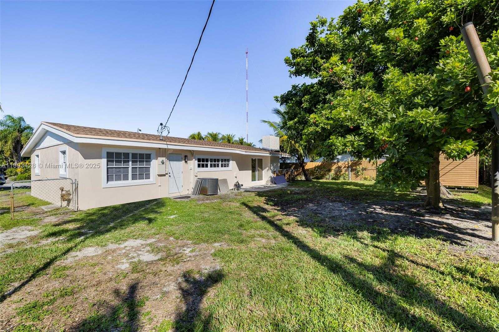 Small Image of 19611 NORTH WEST 4TH AVE, Miami Gardens Number 24