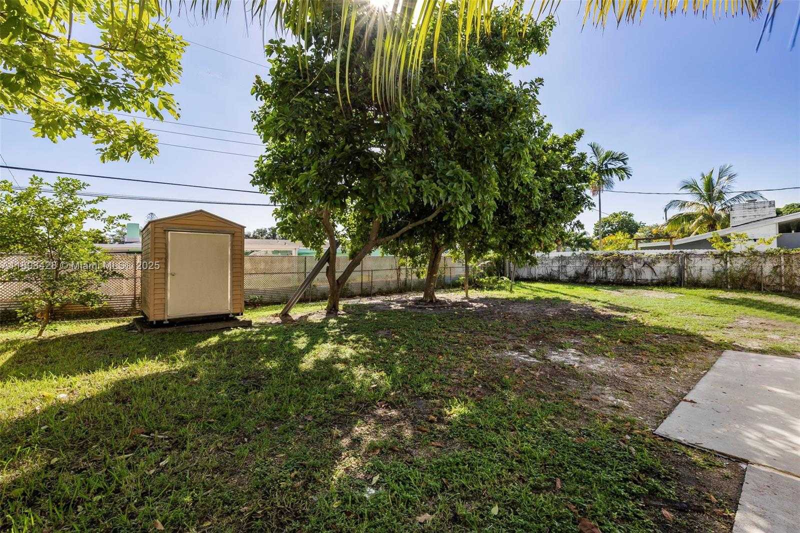 Small Image of 19611 NORTH WEST 4TH AVE, Miami Gardens Number 26