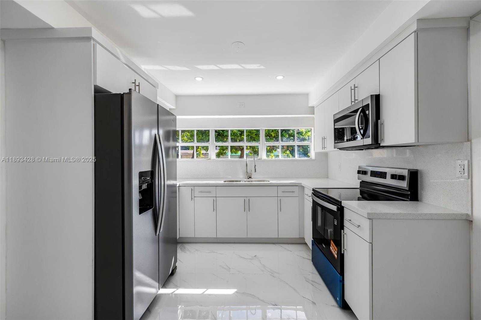 Small Image of 19611 NORTH WEST 4TH AVE, Miami Gardens Number 3