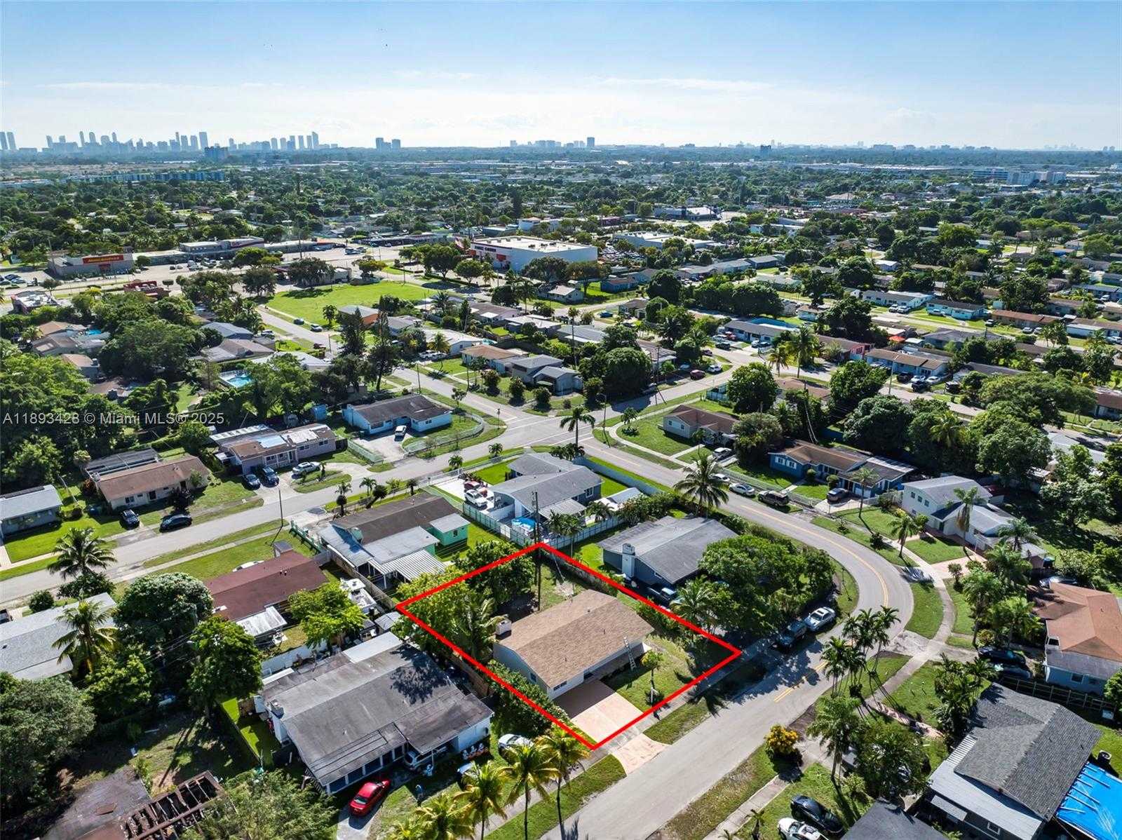 Small Image of 19611 NORTH WEST 4TH AVE, Miami Gardens Number 30