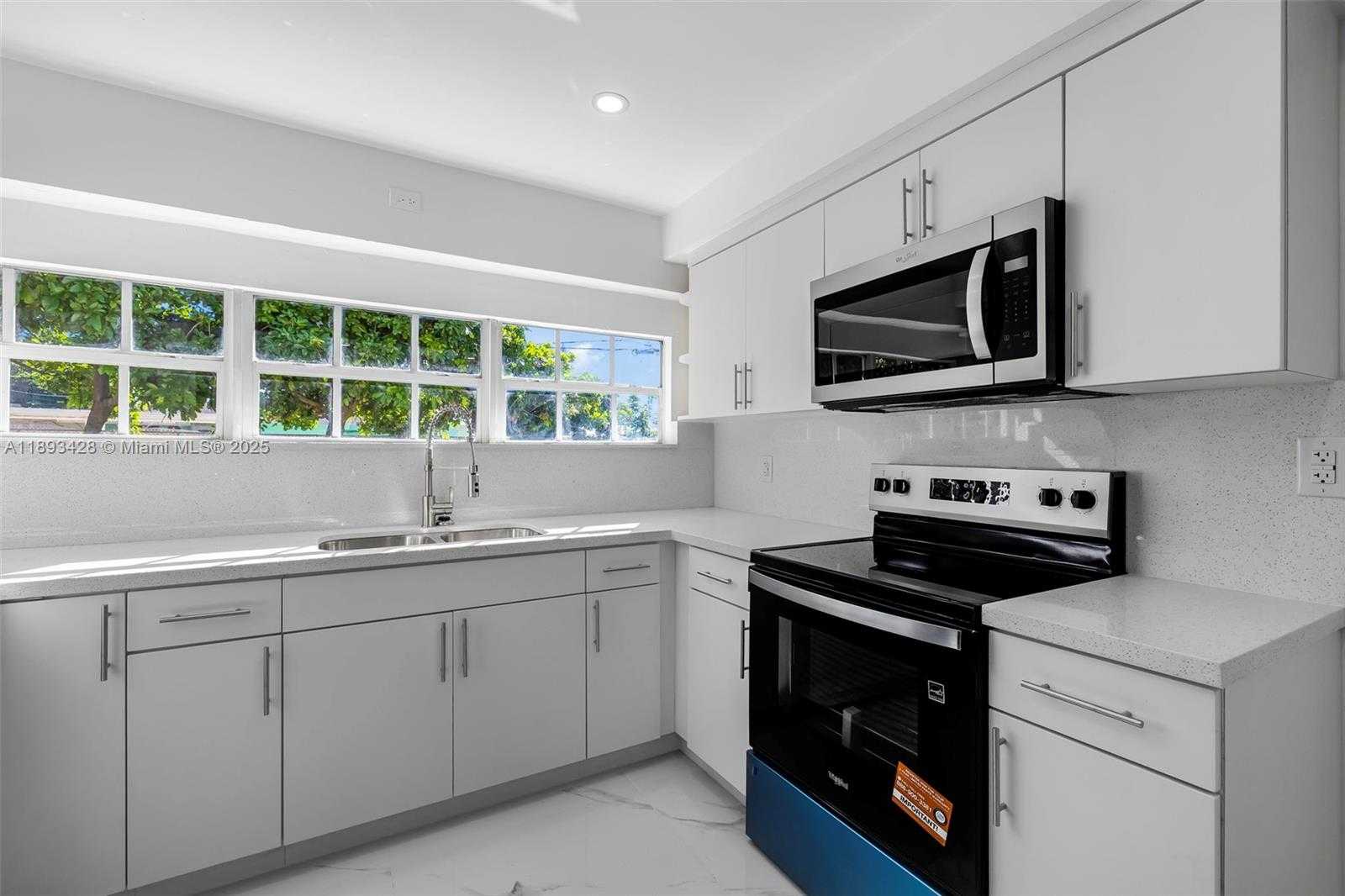 Small Image of 19611 NORTH WEST 4TH AVE, Miami Gardens Number 5
