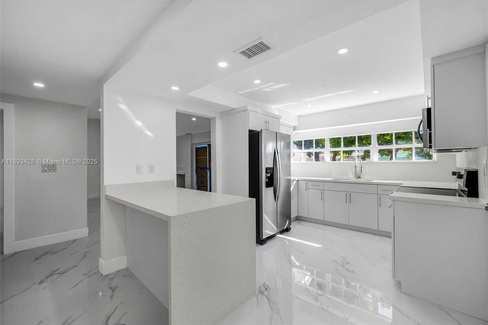 Small Image of 19611 NORTH WEST 4TH AVE, Miami Gardens Number 6