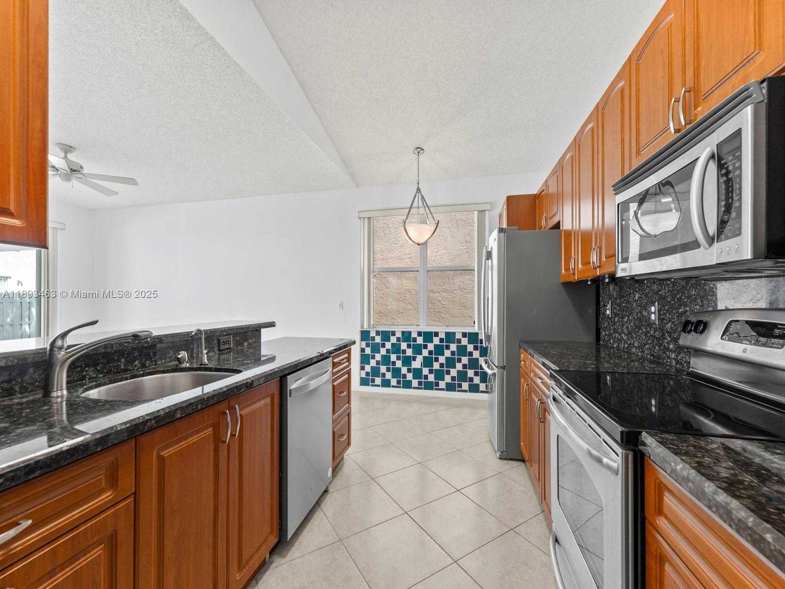 Small Image of 15181 NORTH WEST 6TH CT, Pembroke Pines Number 13