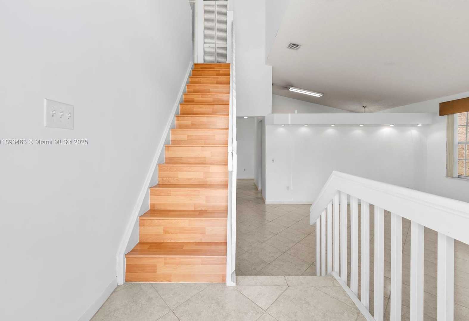 Small Image of 15181 NORTH WEST 6TH CT, Pembroke Pines Number 2
