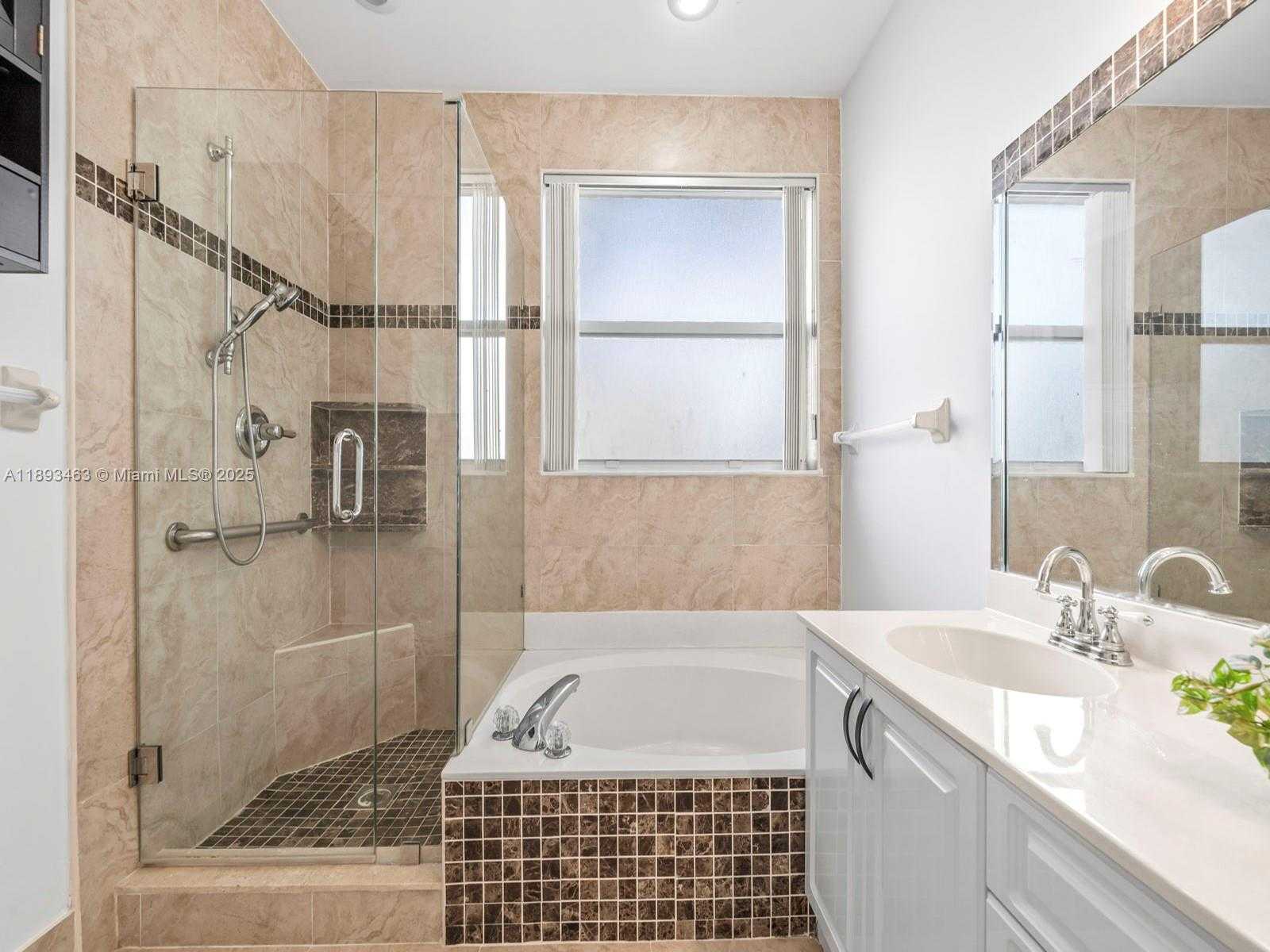 Small Image of 15181 NORTH WEST 6TH CT, Pembroke Pines Number 24