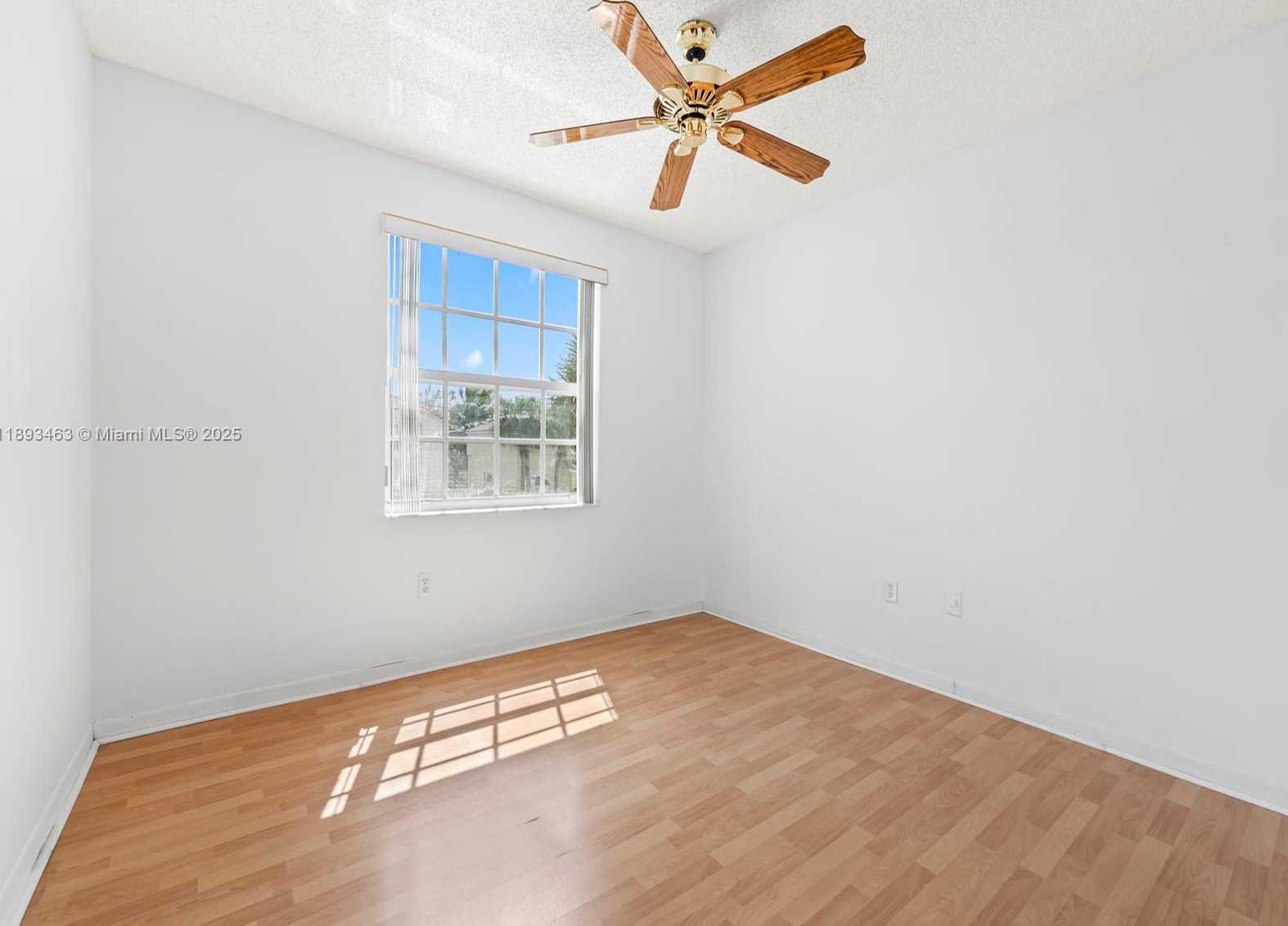 Small Image of 15181 NORTH WEST 6TH CT, Pembroke Pines Number 27