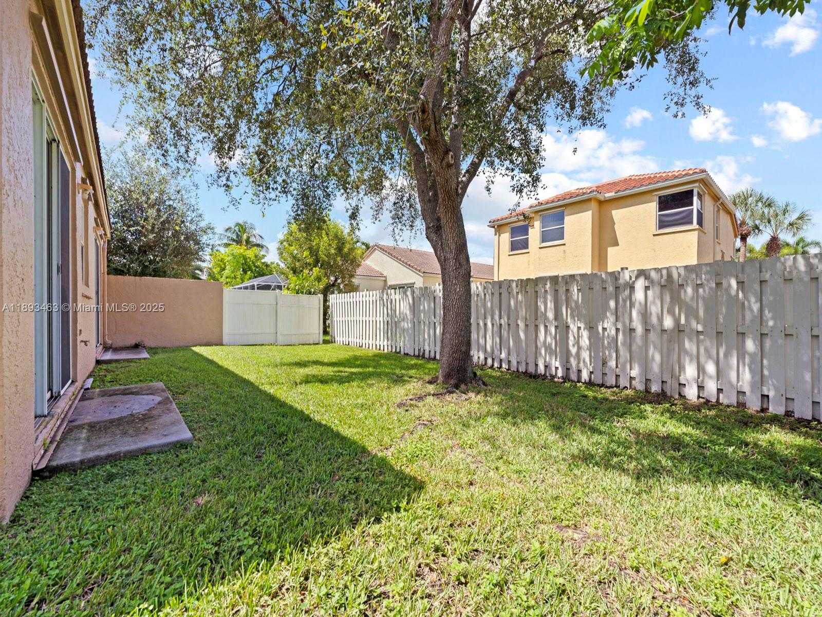 Small Image of 15181 NORTH WEST 6TH CT, Pembroke Pines Number 33