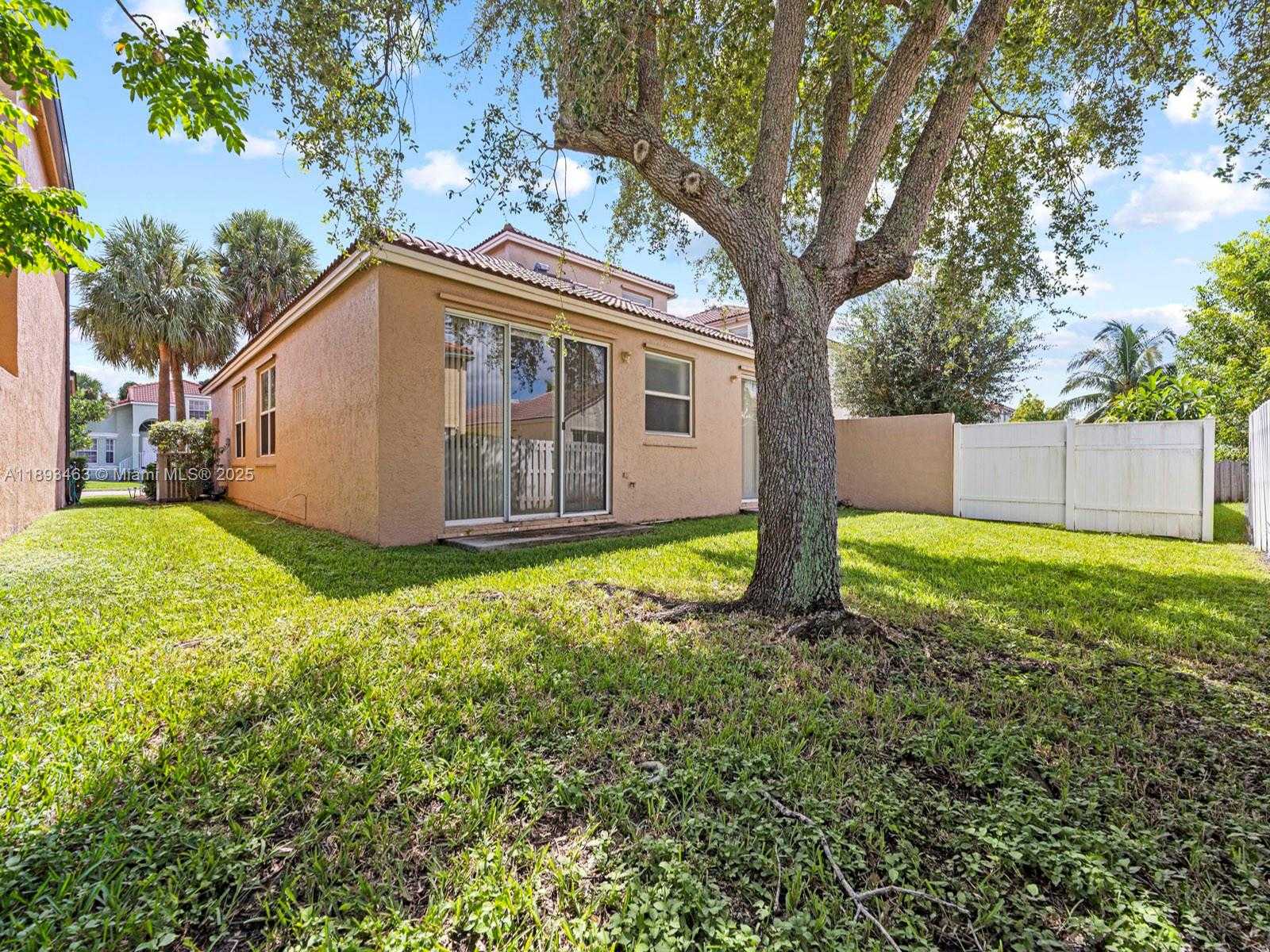 Small Image of 15181 NORTH WEST 6TH CT, Pembroke Pines Number 34
