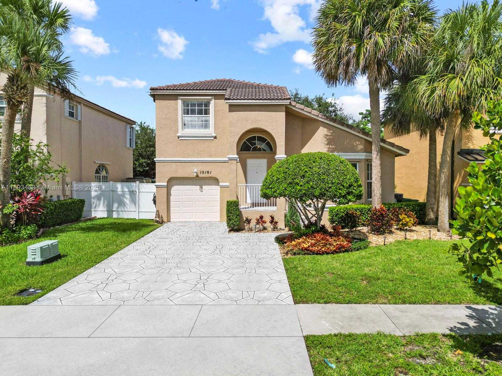 Small Image of 15181 NORTH WEST 6TH CT, Pembroke Pines Number 42