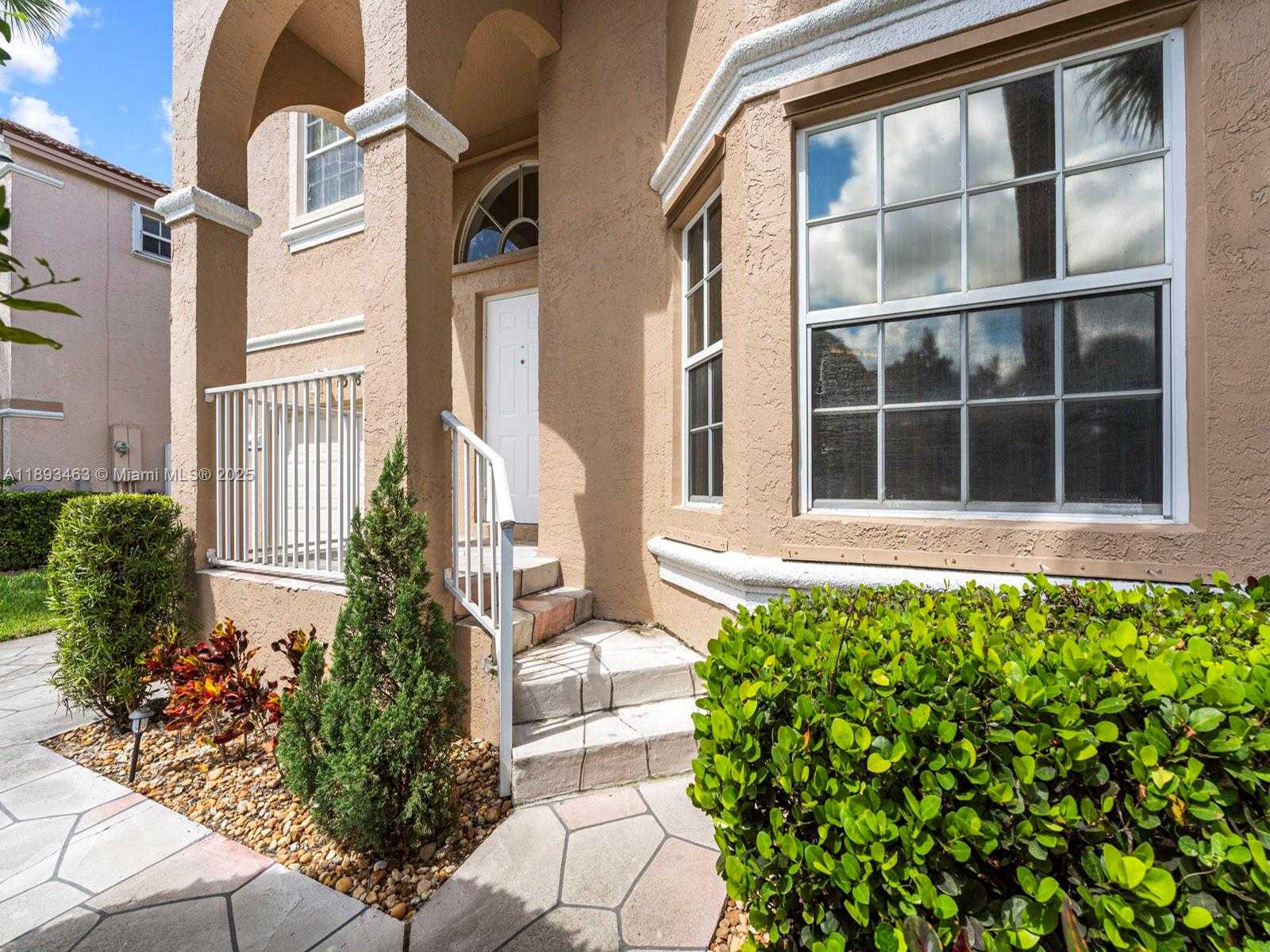 Small Image of 15181 NORTH WEST 6TH CT, Pembroke Pines Number 44