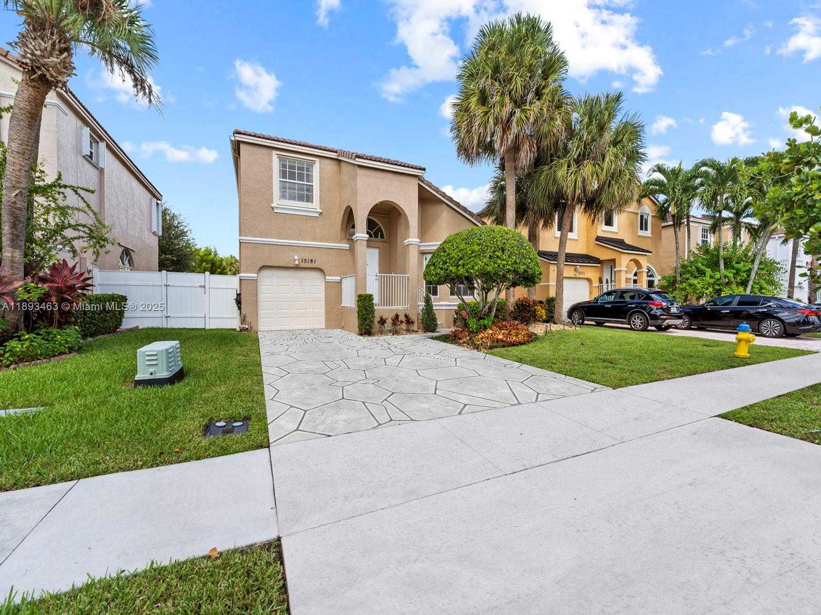 Small Image of 15181 NORTH WEST 6TH CT, Pembroke Pines Number 45