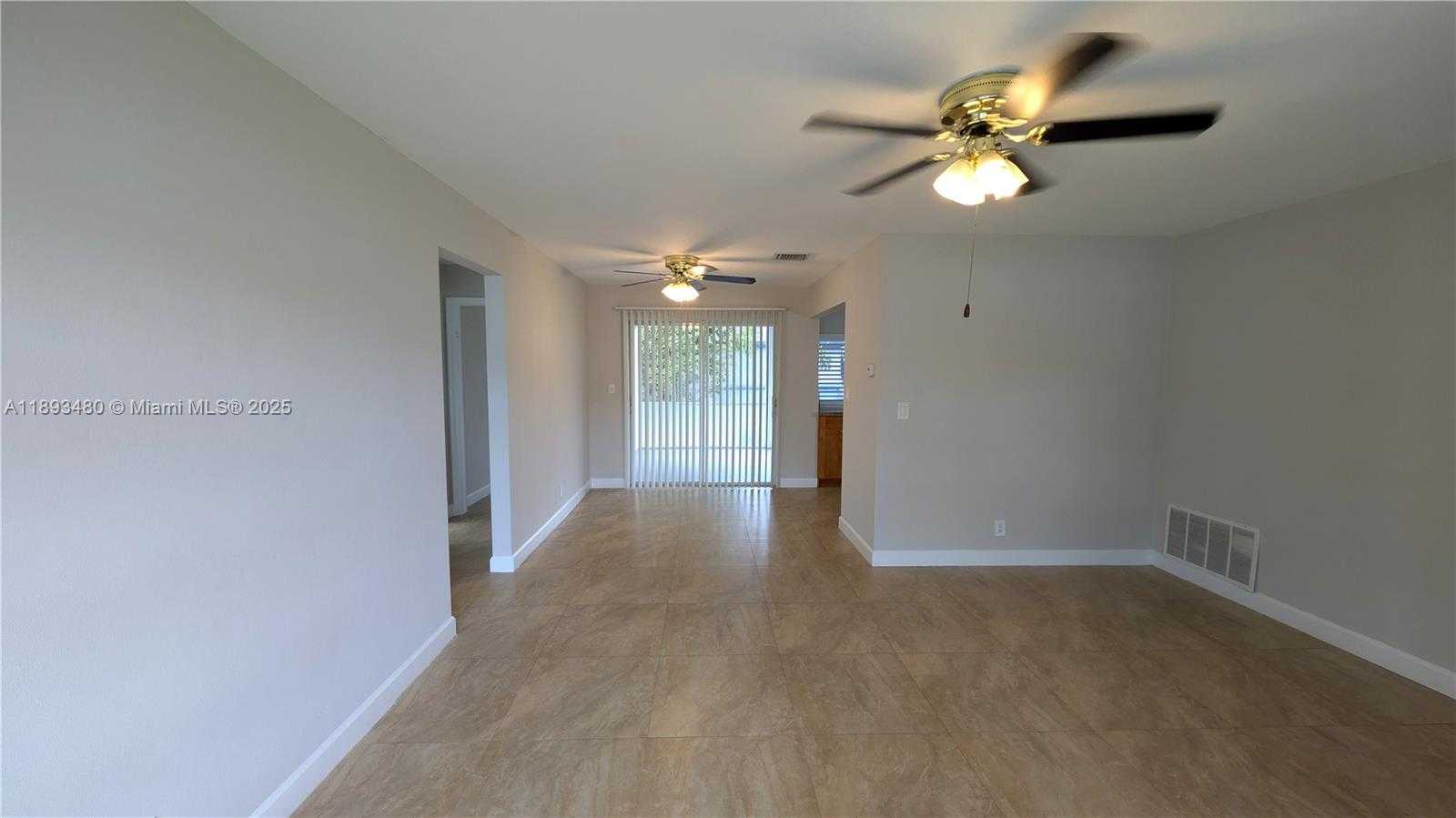 Small Image of 5709 NORTH WEST 64TH WAY, Tamarac Number 11