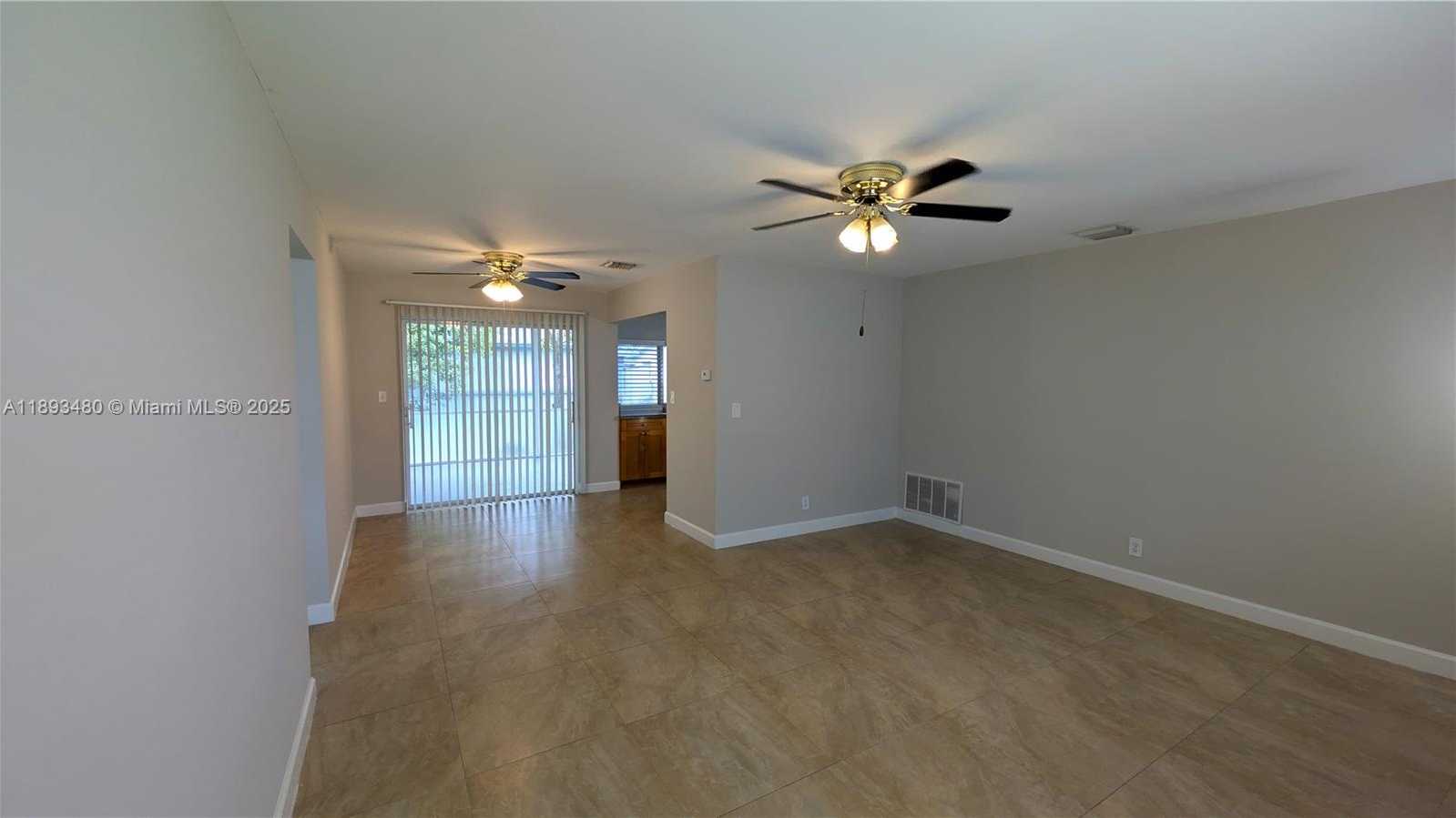 Small Image of 5709 NORTH WEST 64TH WAY, Tamarac Number 13