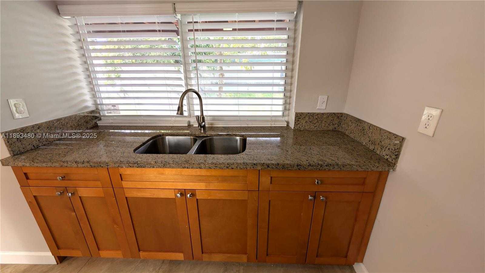 Small Image of 5709 NORTH WEST 64TH WAY, Tamarac Number 30