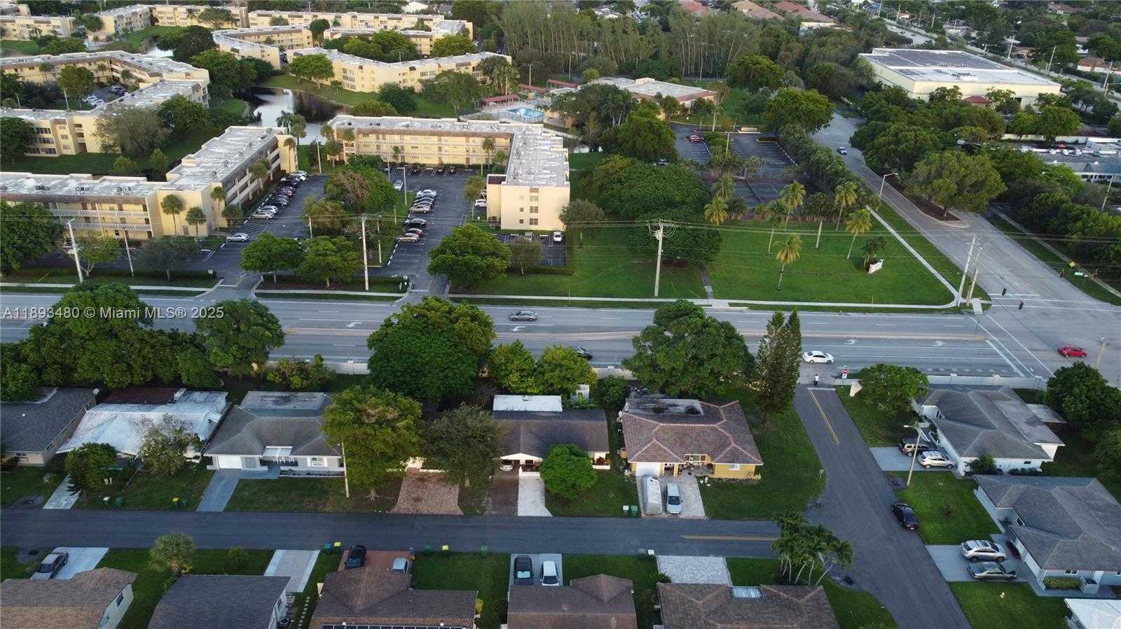 Small Image of 5709 NORTH WEST 64TH WAY, Tamarac Number 54