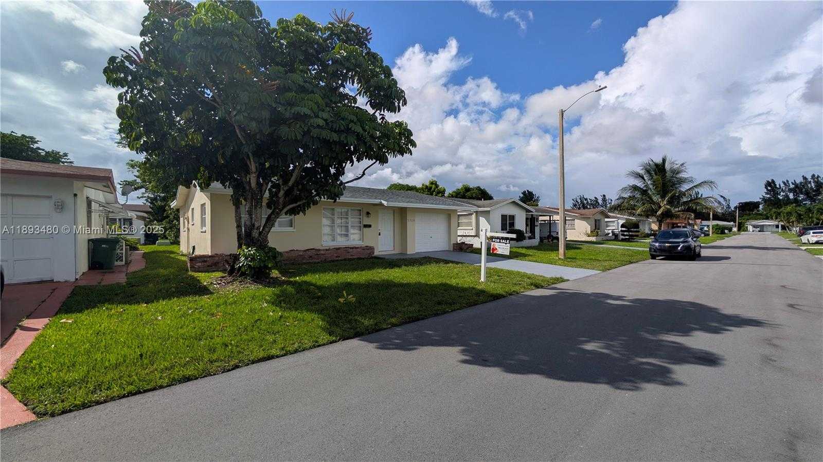 Small Image of 5709 NORTH WEST 64TH WAY, Tamarac Number 6