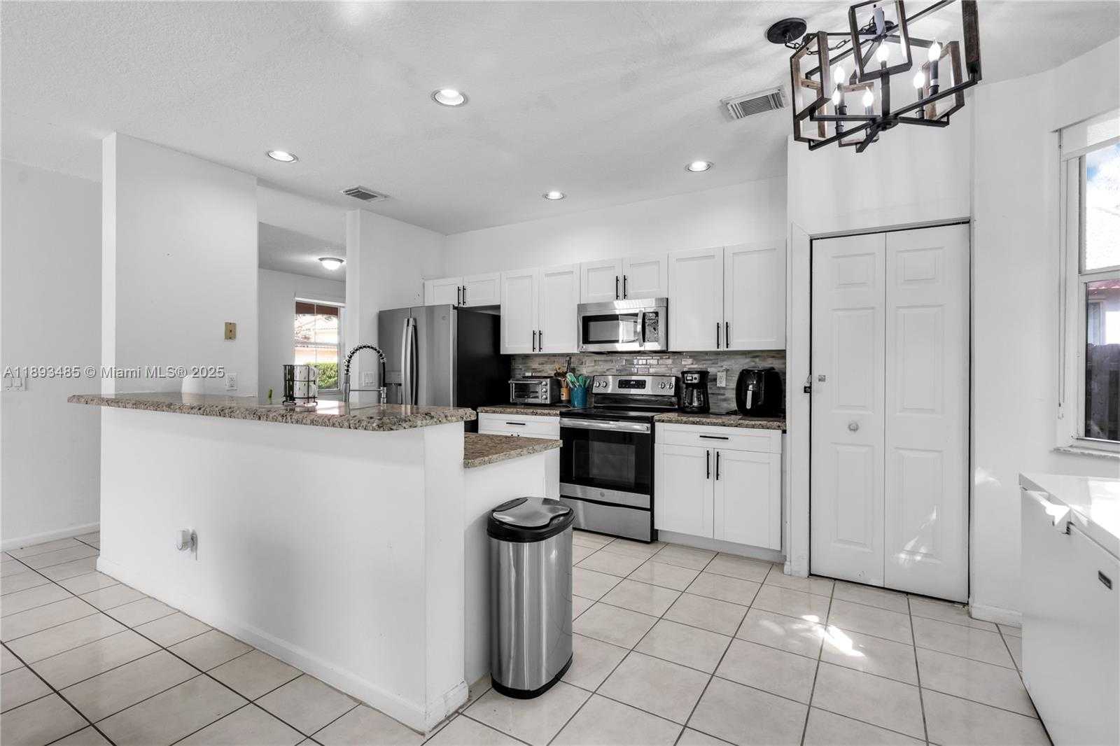 Small Image of 10470 SOUTH WEST 16TH ST, Pembroke Pines Number 14