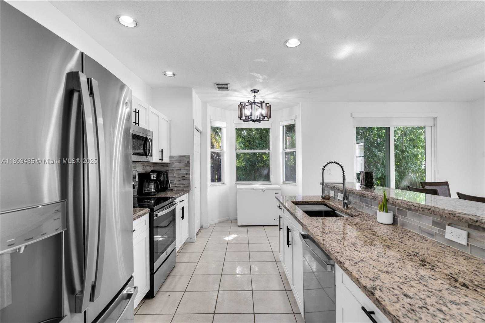 Small Image of 10470 SOUTH WEST 16TH ST, Pembroke Pines Number 16