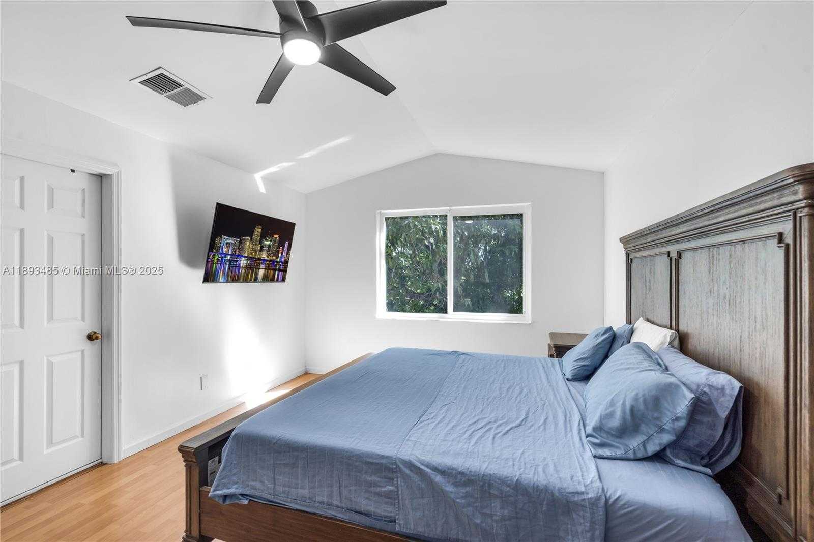 Small Image of 10470 SOUTH WEST 16TH ST, Pembroke Pines Number 20