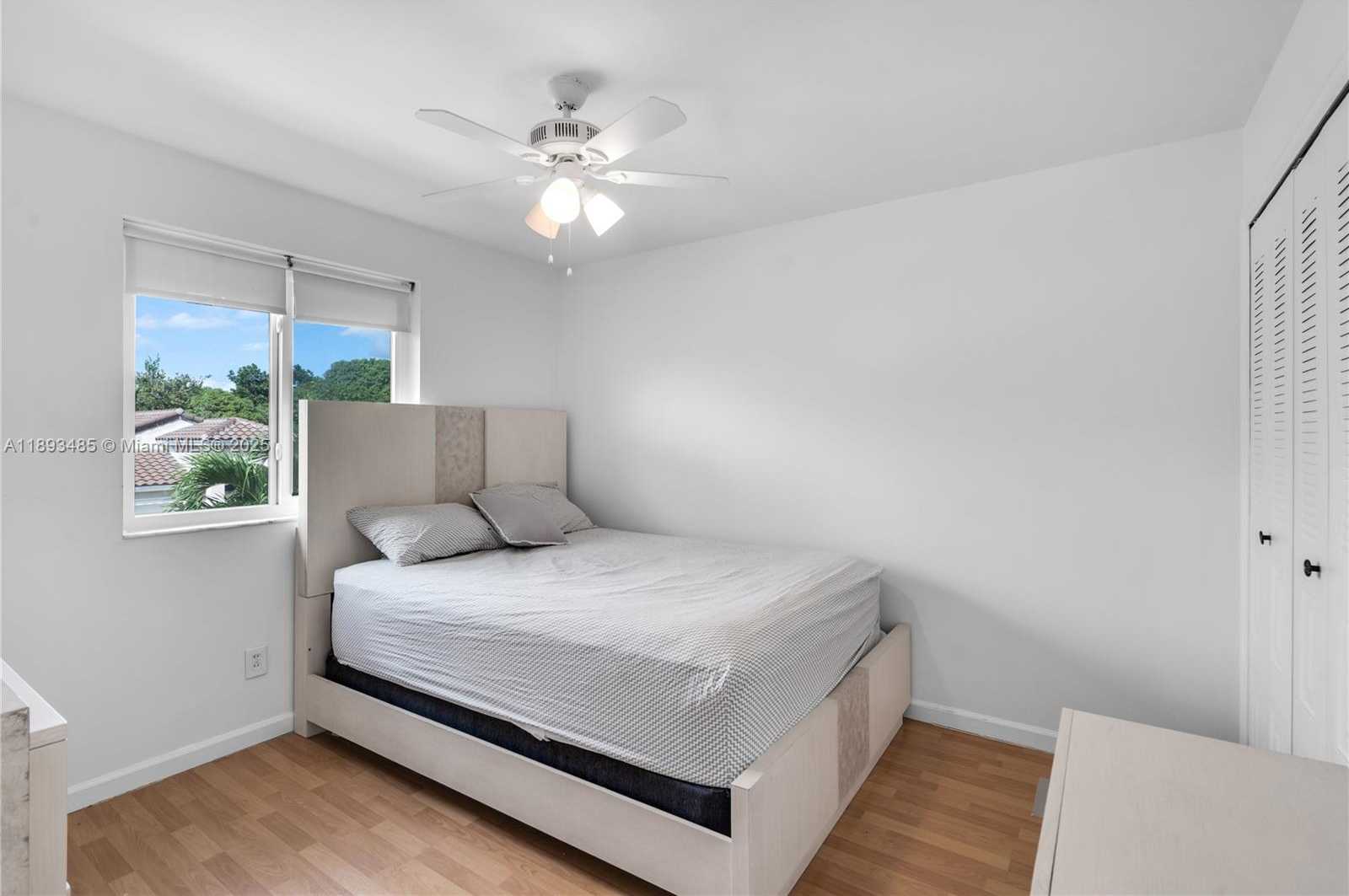 Small Image of 10470 SOUTH WEST 16TH ST, Pembroke Pines Number 27