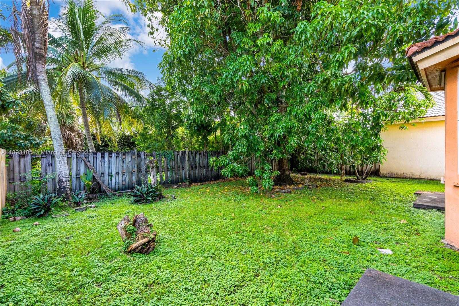 Small Image of 10470 SOUTH WEST 16TH ST, Pembroke Pines Number 31