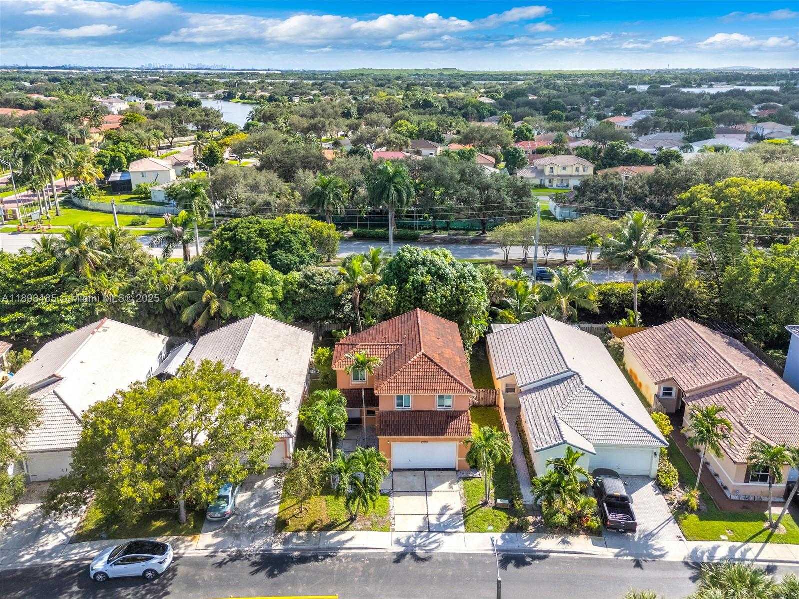 Small Image of 10470 SOUTH WEST 16TH ST, Pembroke Pines Number 35