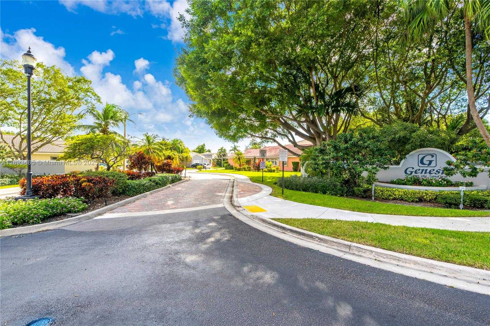 Small Image of 10470 SOUTH WEST 16TH ST, Pembroke Pines Number 38