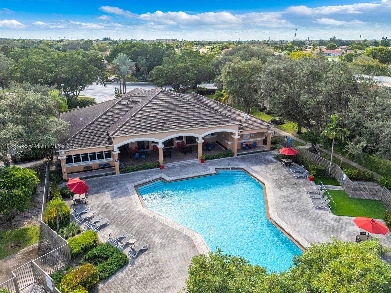 Small Image of 10470 SOUTH WEST 16TH ST, Pembroke Pines Number 39