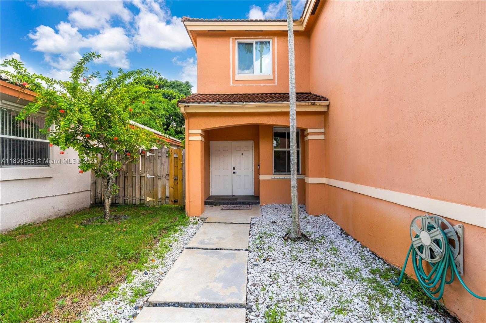 Small Image of 10470 SOUTH WEST 16TH ST, Pembroke Pines Number 4