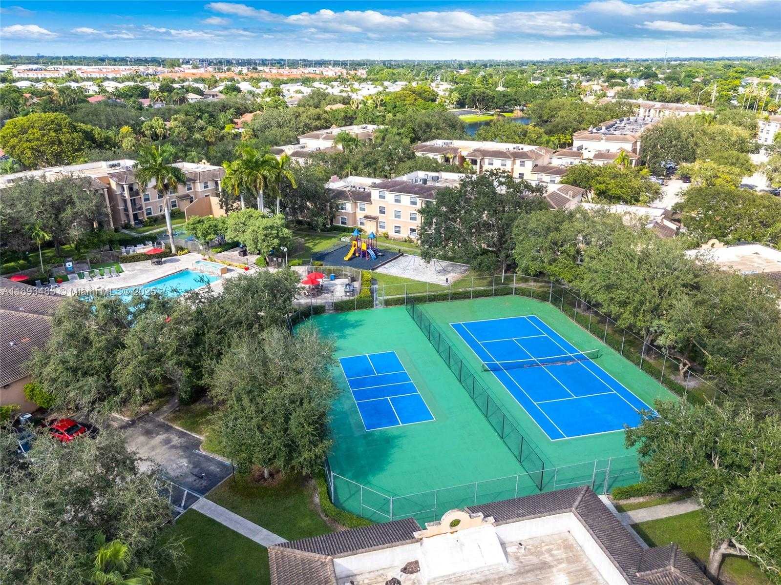 Small Image of 10470 SOUTH WEST 16TH ST, Pembroke Pines Number 41