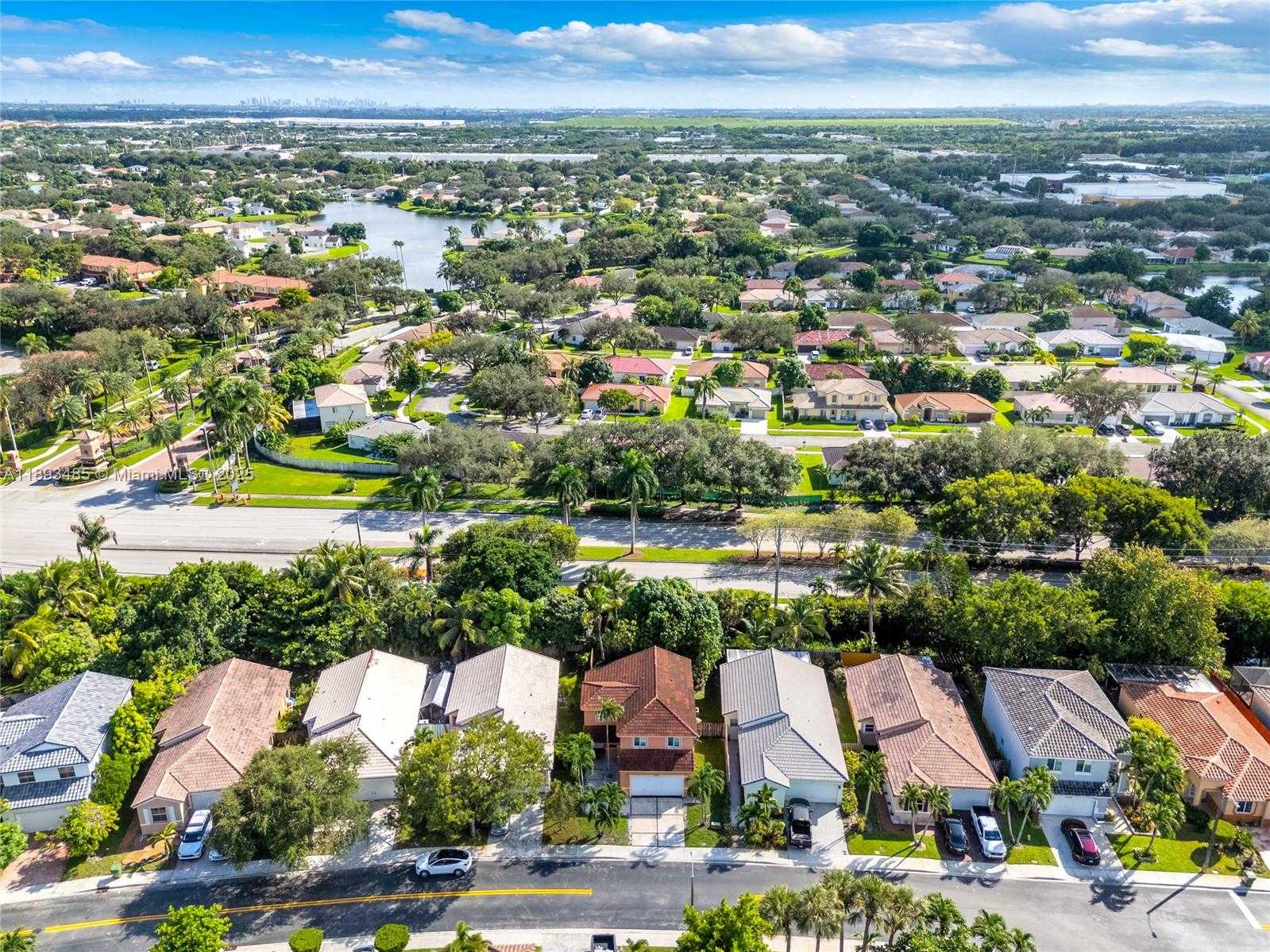 Small Image of 10470 SOUTH WEST 16TH ST, Pembroke Pines Number 43