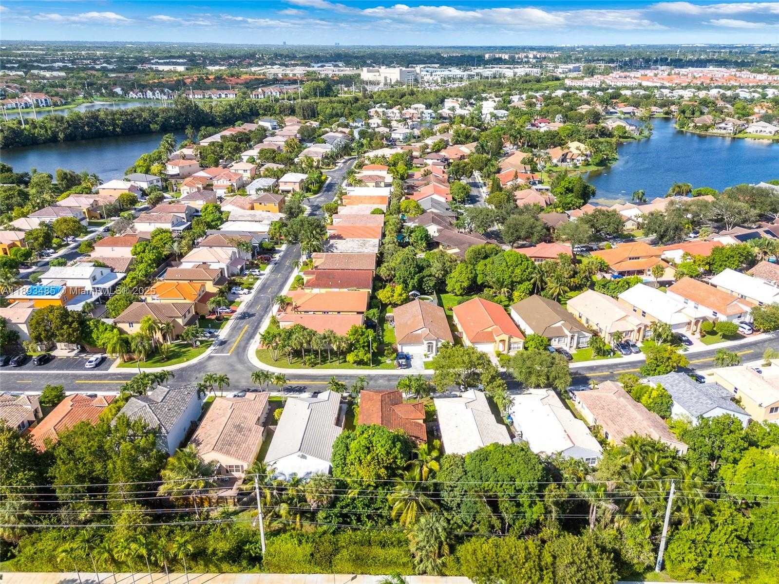 Small Image of 10470 SOUTH WEST 16TH ST, Pembroke Pines Number 45