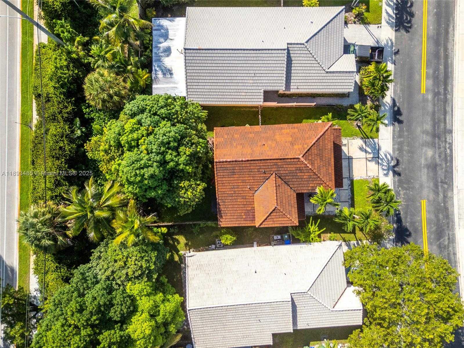 Small Image of 10470 SOUTH WEST 16TH ST, Pembroke Pines Number 46