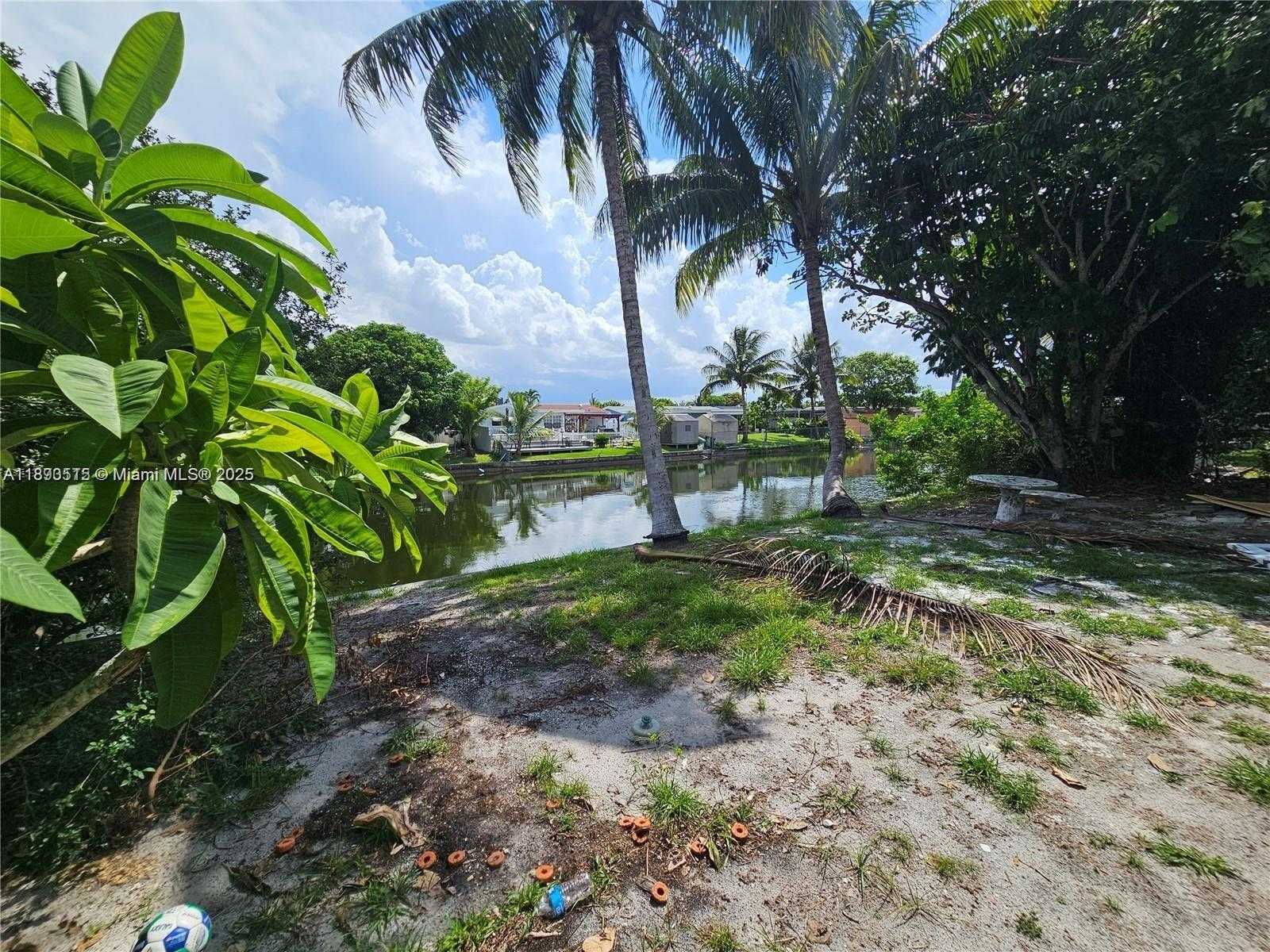 Small Image of 7908 GRANADA BLVD, Miramar Number 17