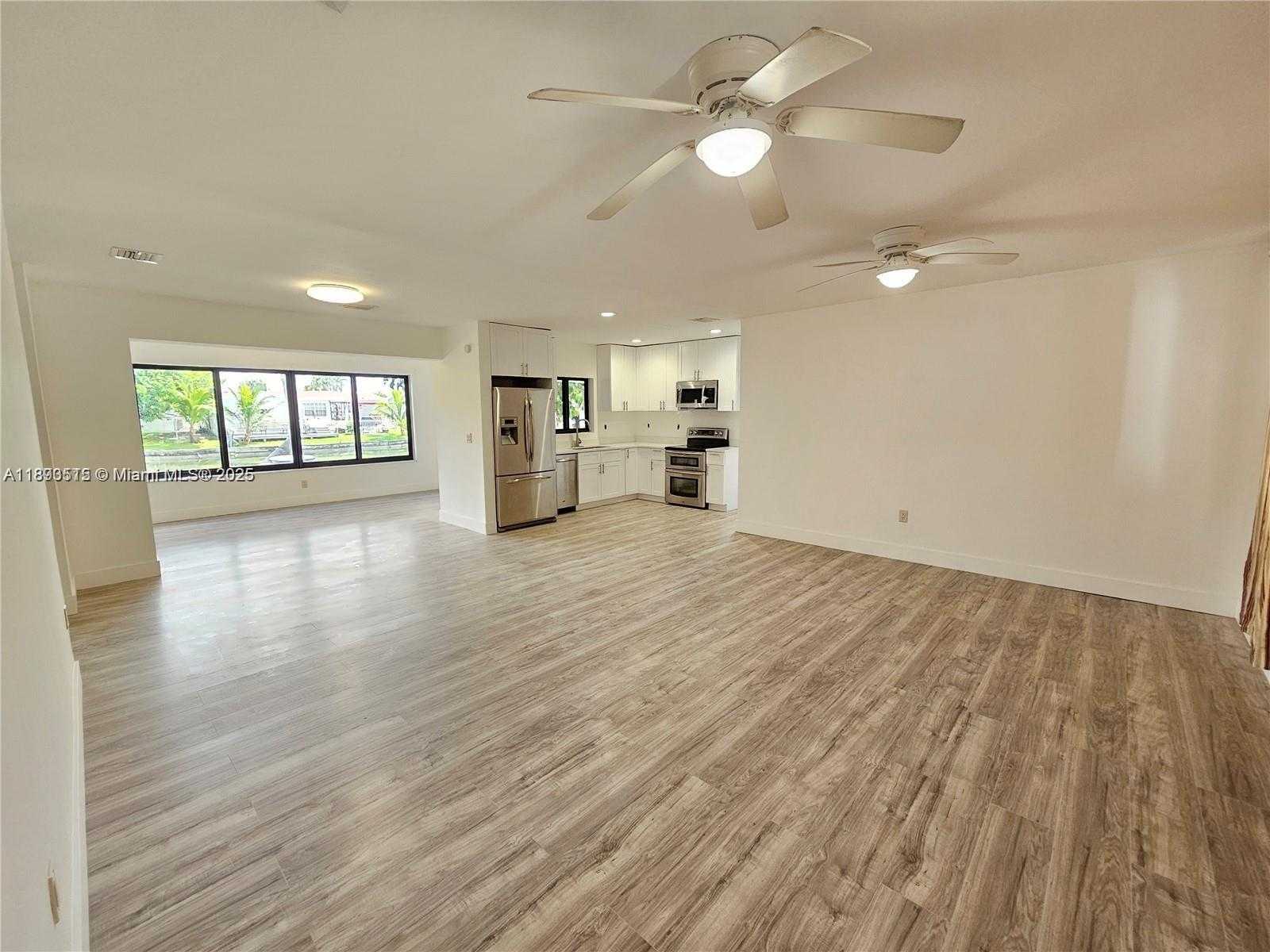 Small Image of 7908 GRANADA BLVD, Miramar Number 2
