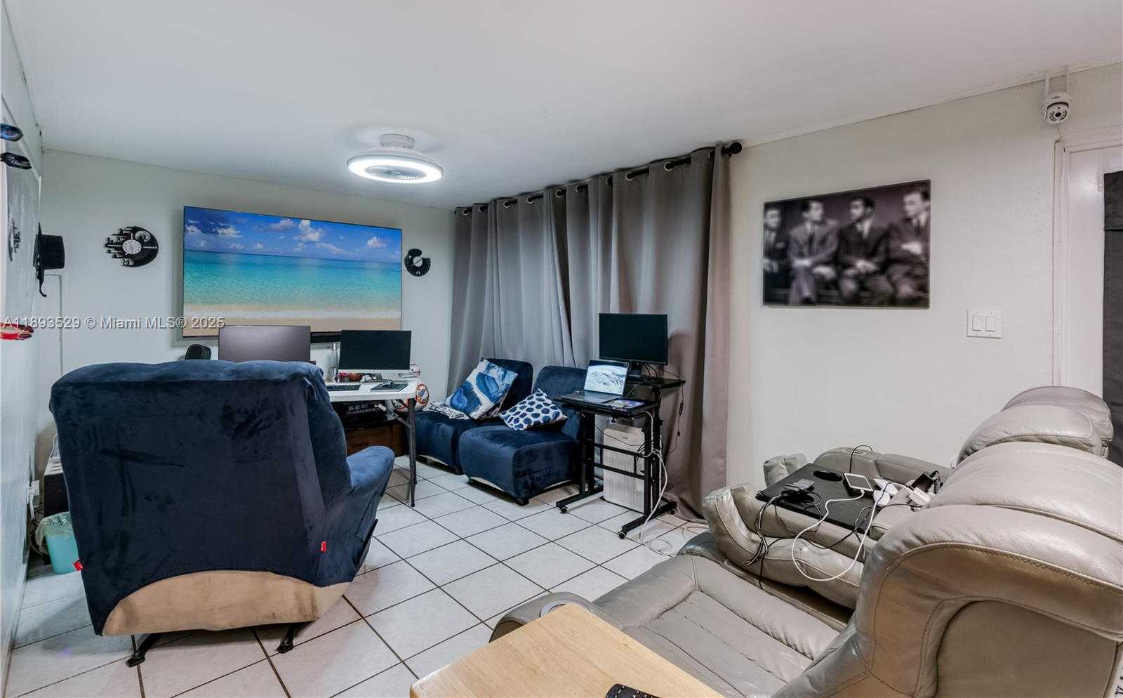 Small Image of 940 EAST 21ST ST, Hialeah Number 10