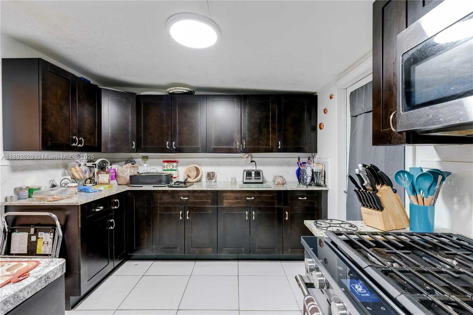 Small Image of 940 EAST 21ST ST, Hialeah Number 15