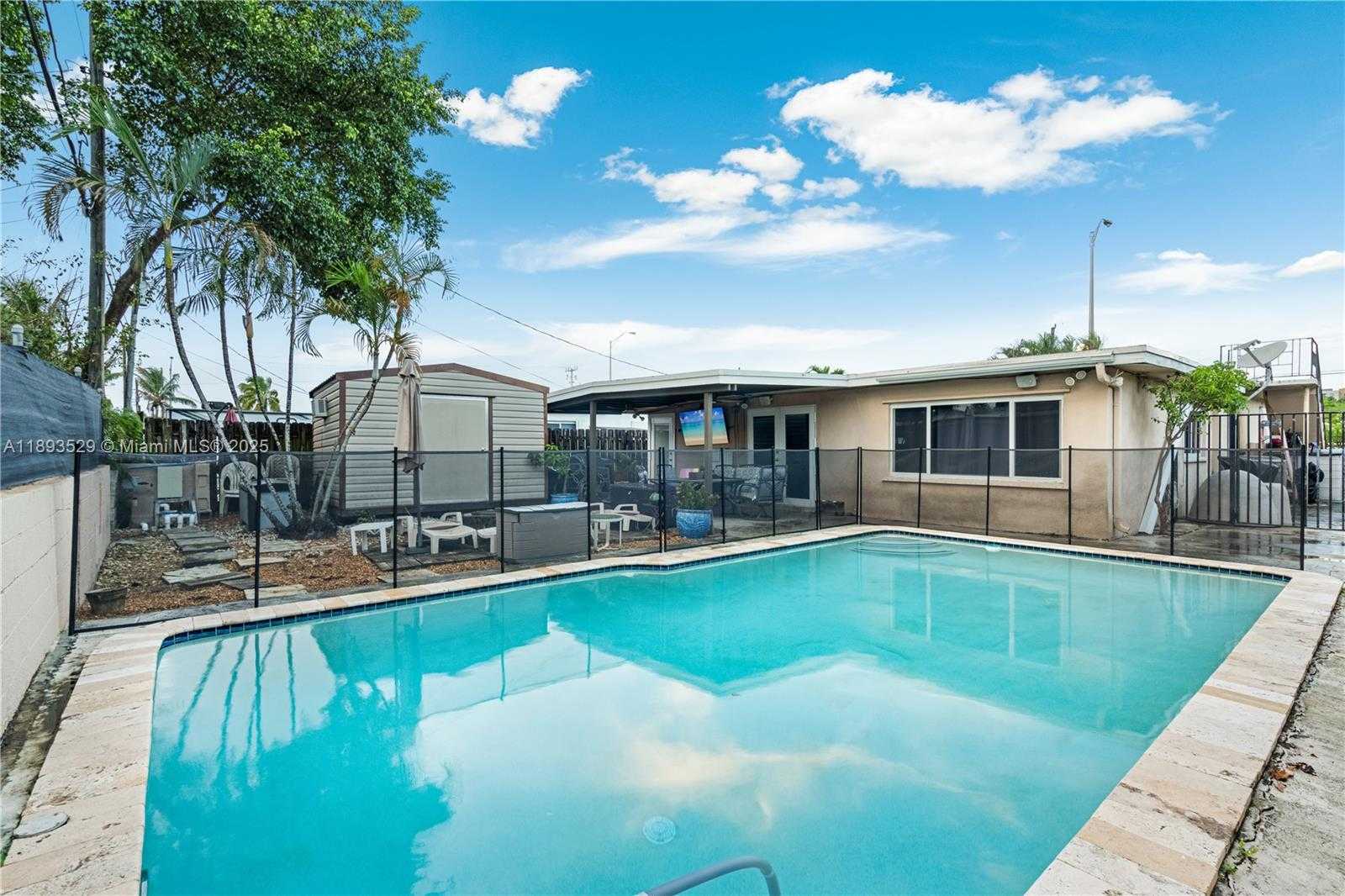 Small Image of 940 EAST 21ST ST, Hialeah Number 18