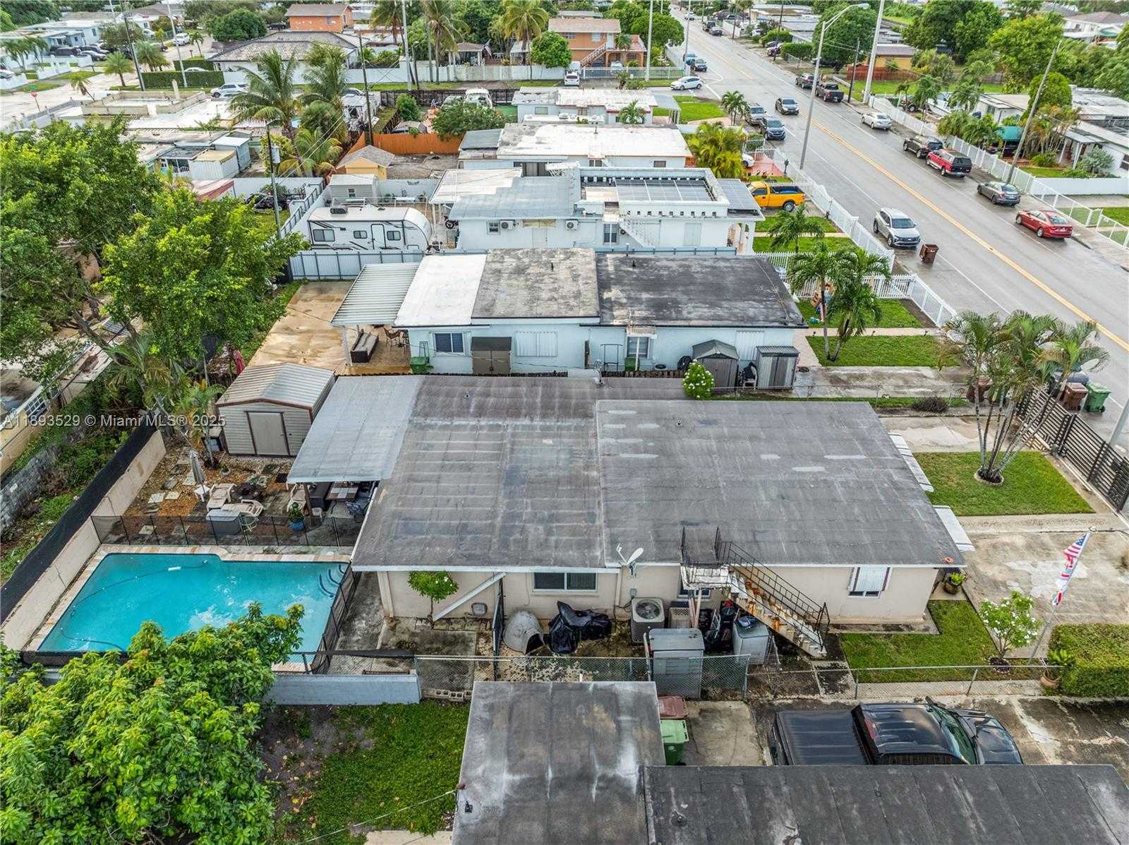 Small Image of 940 EAST 21ST ST, Hialeah Number 19